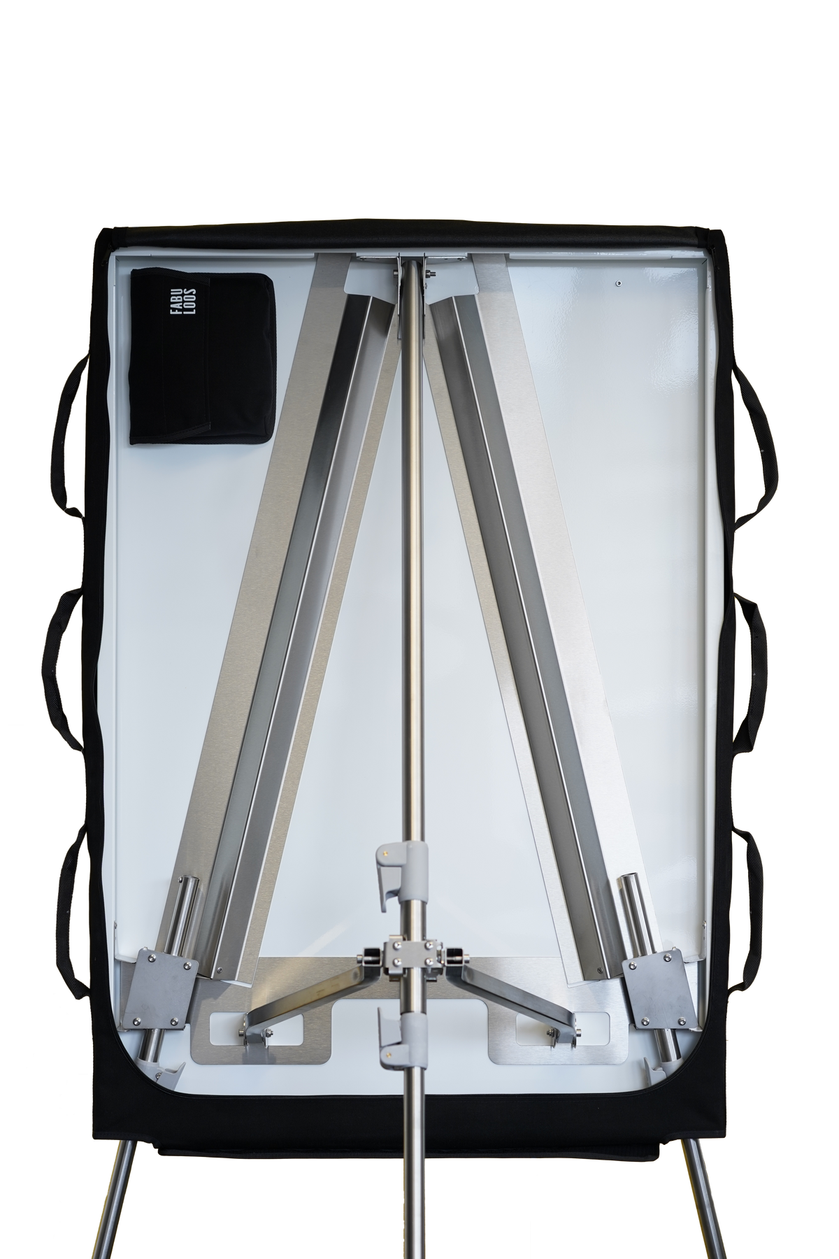 Stifttasche magnetisch an der Rückseite des Flipchart OPERATOR